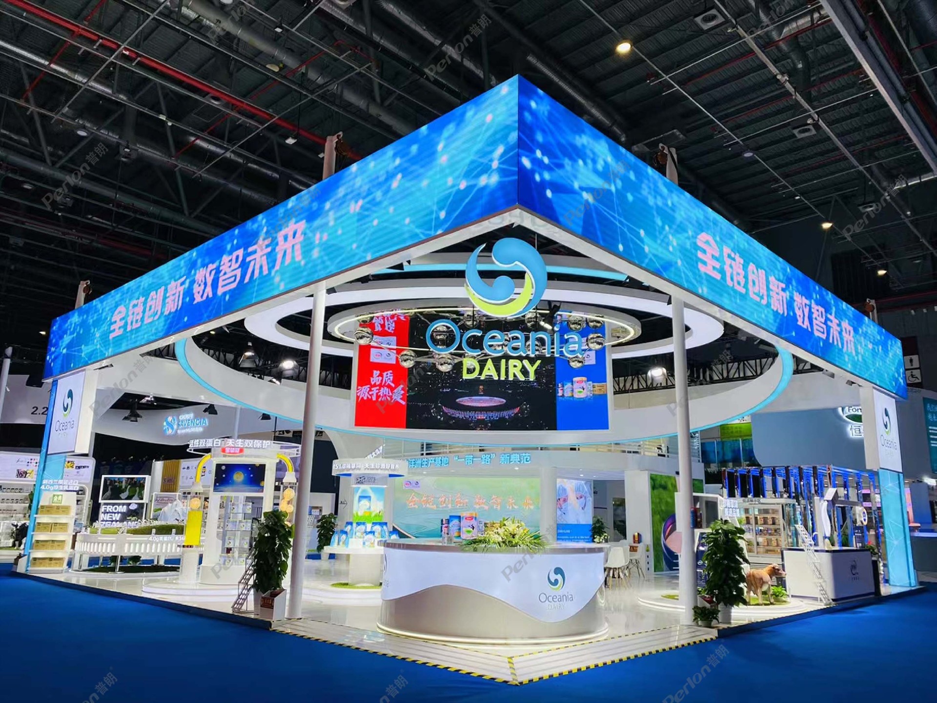 1686730921154558.jpg 伊利2022年上海進博會展臺搭建現場圖片